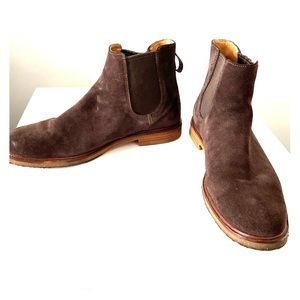 Men’s size 10 Clark Suede Boots